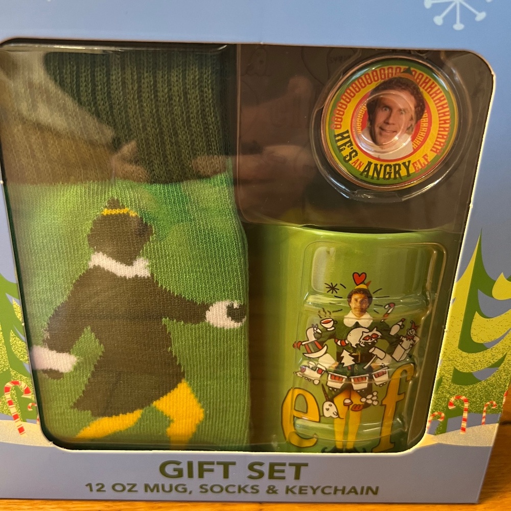 elf GIFT SET 12 OZ MUG, SOCKS & KEYCHAIN christmas holiday